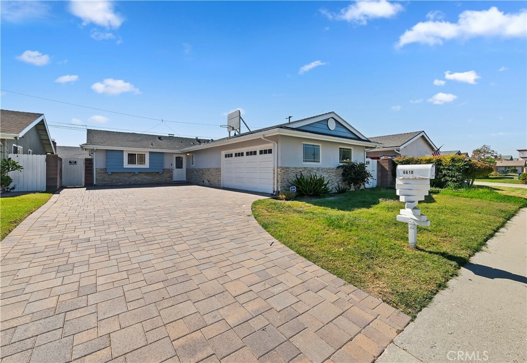 Property Photo:  6618 Dillman Street  CA 90713 