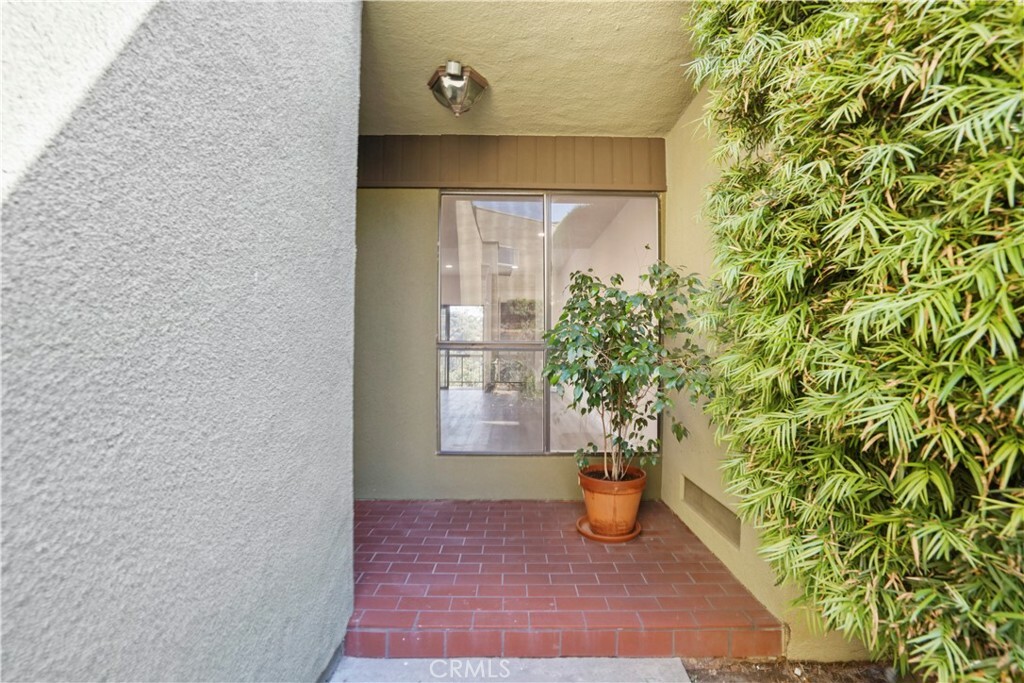 Property Photo:  859 Temple Terrace  CA 90042 