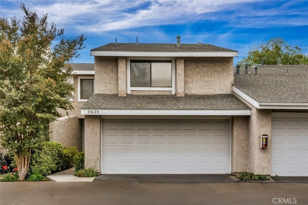 Property Photo:  25139 Amberley Way  CA 91355 