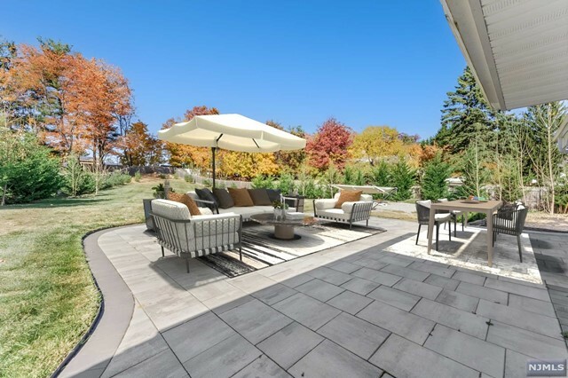 Property Photo:  30 South Hillside Avenue  NJ 07876 