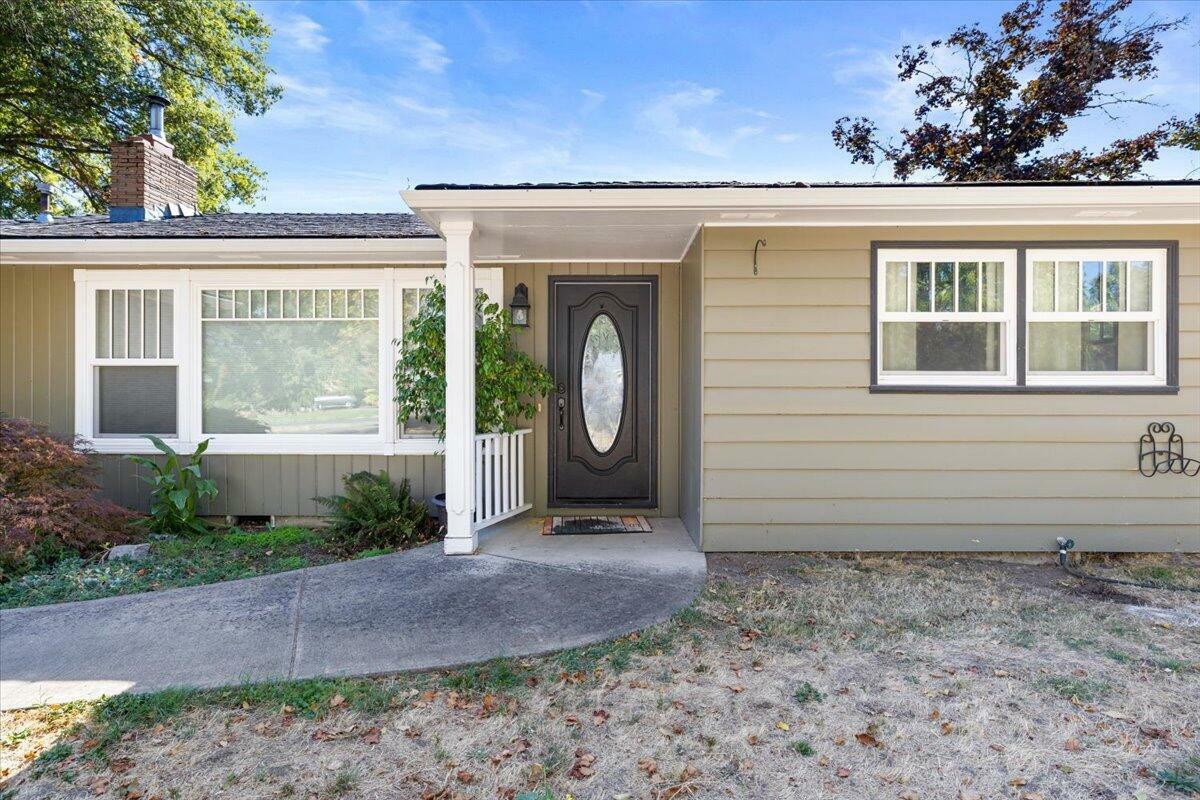 Property Photo:  2841 Juniper Avenue  OR 97502 