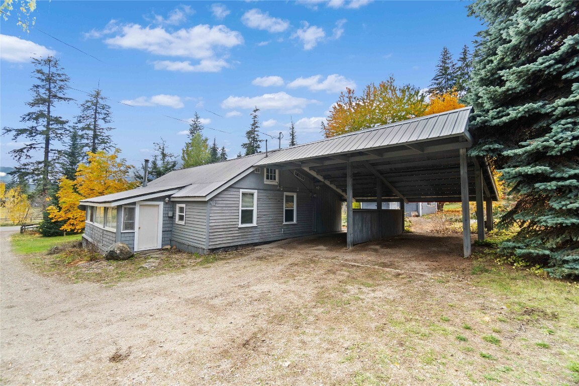 Property Photo:  3901 65 Avenue NW  BC V1E 3A5 