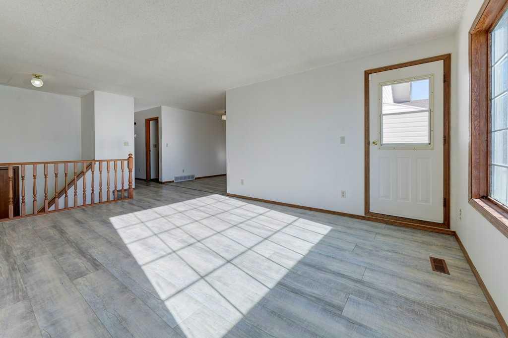 Property Photo:  22 Dixon Crescent  AB T4R 2J1 