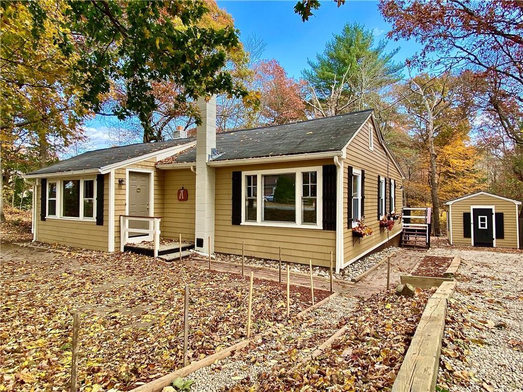 Property Photo: 342 Nooseneck Hill Road RI 02822
