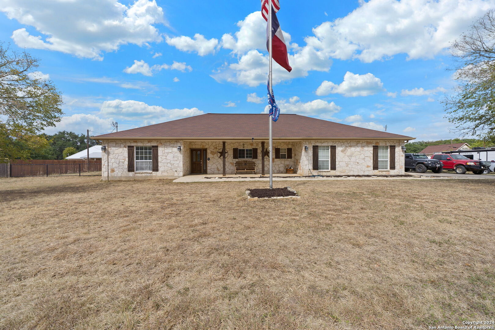 Property Photo:  128 Stonegate South  TX 78006 