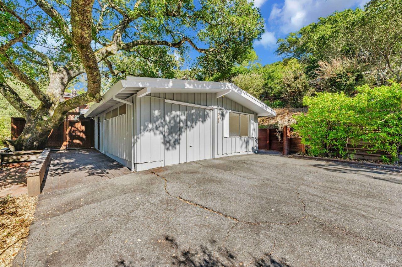 Property Photo:  291 Oakcrest Road  CA 94960 