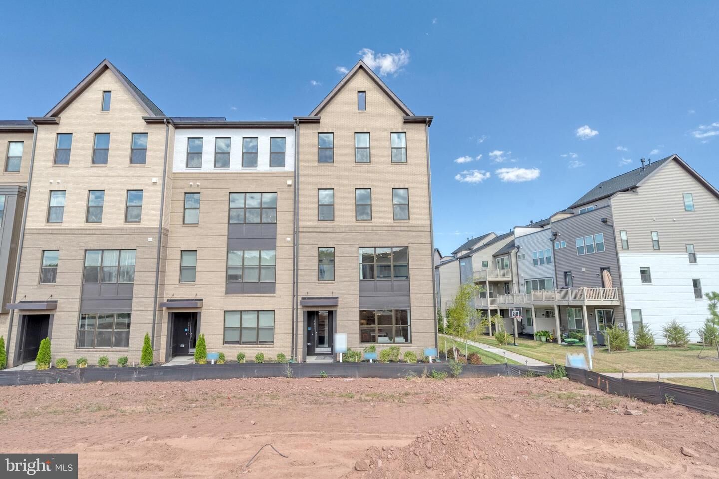 Property Photo: 4917 Longmire Way 125 VA 20151