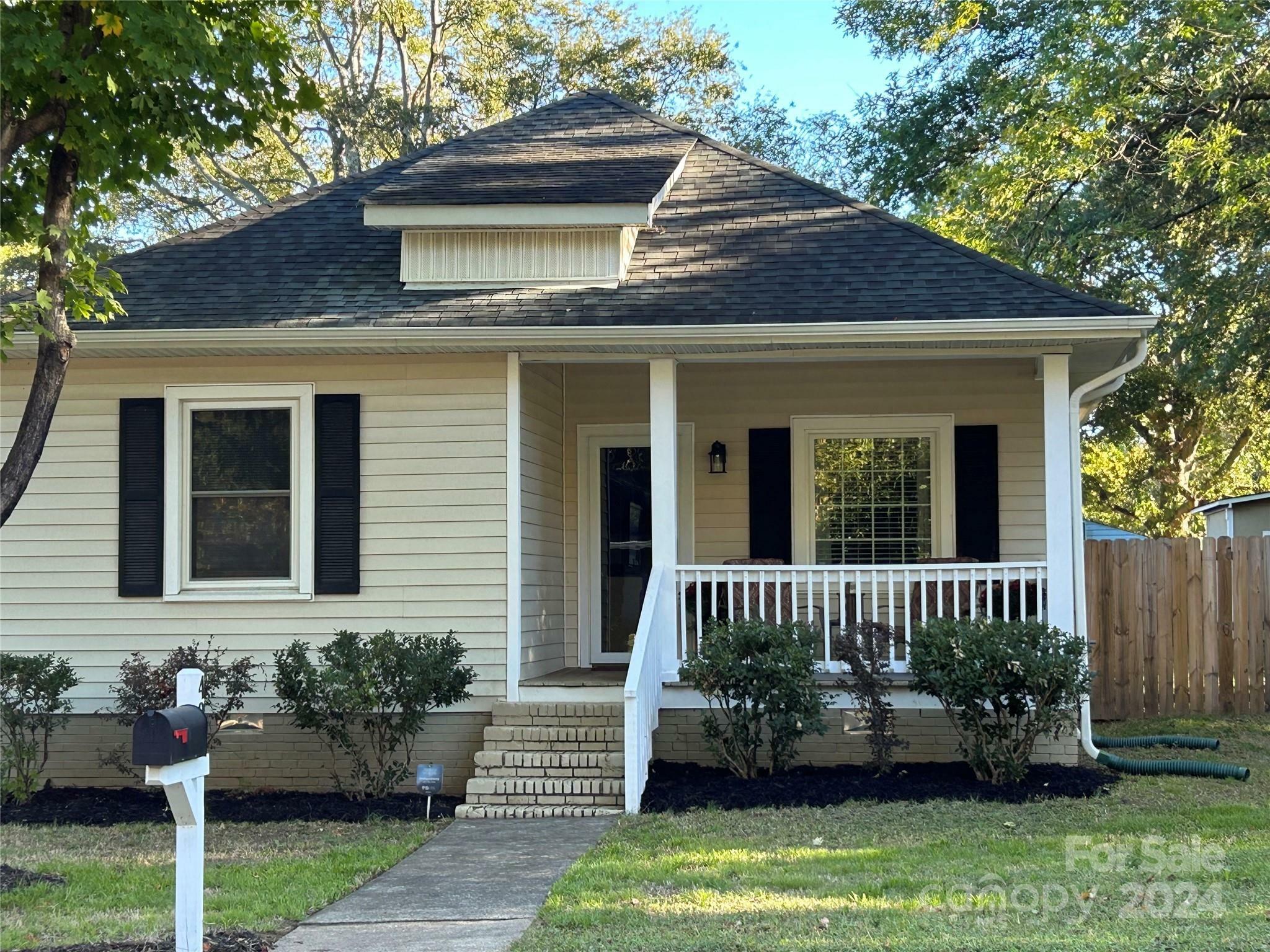 Property Photo:  420 James Street  NC 28134 