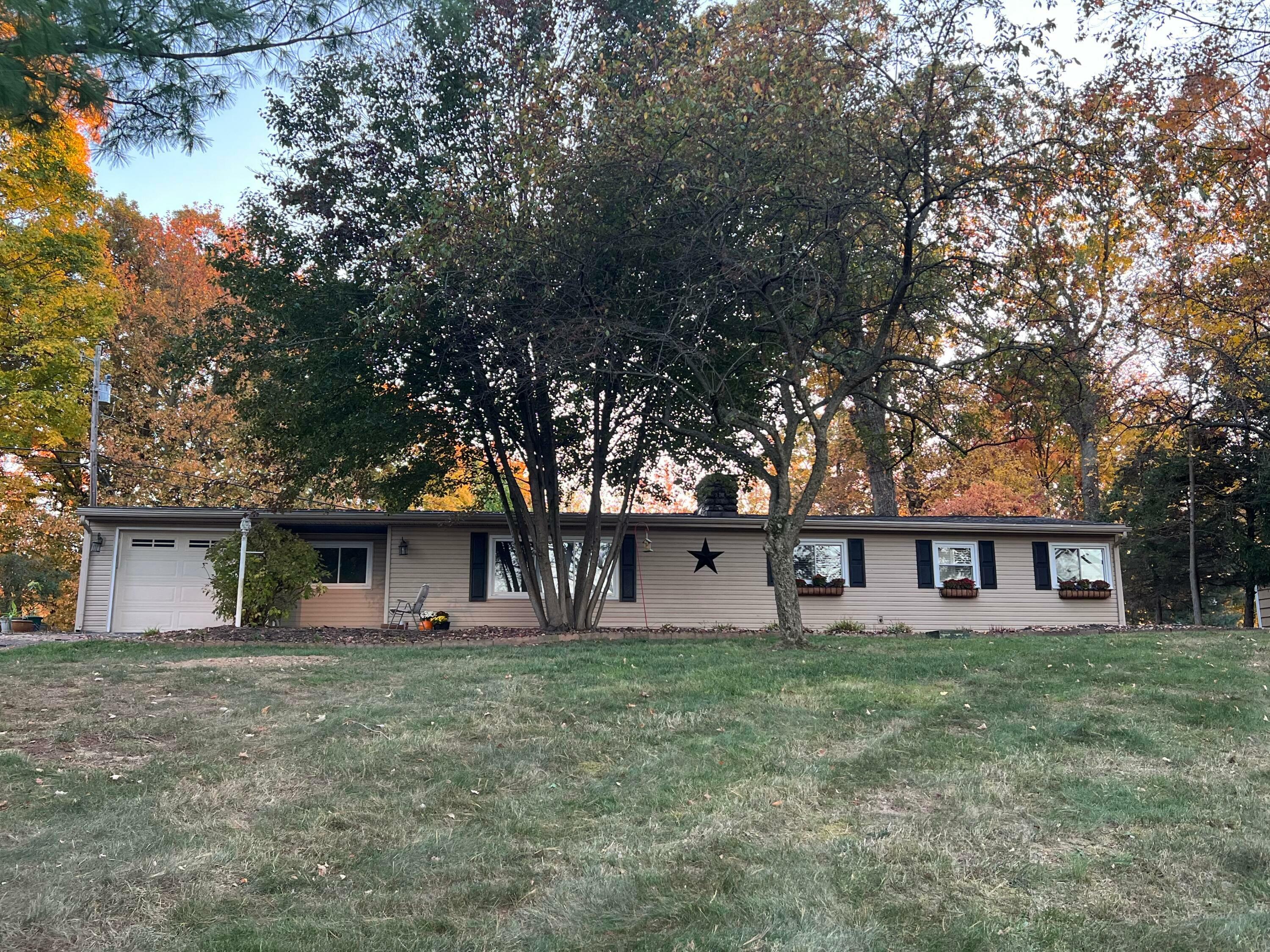 Property Photo:  1175 Longwood NE Drive  OH 43130 