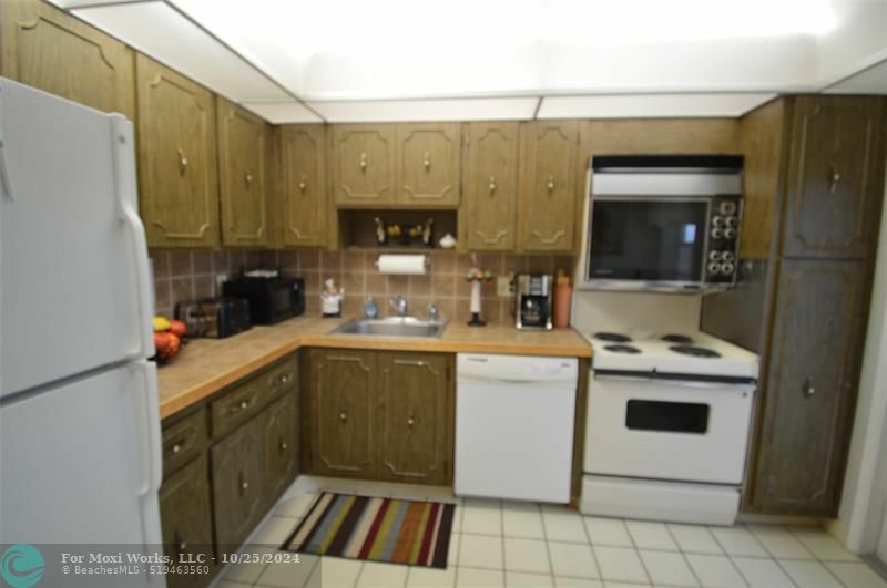 Property Photo:  3080 N Course Dr 508  FL 33069 