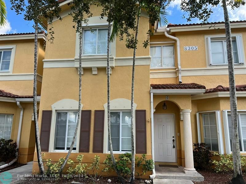 Property Photo:  8305 NW 108th Ave Unit 4  FL 33178 