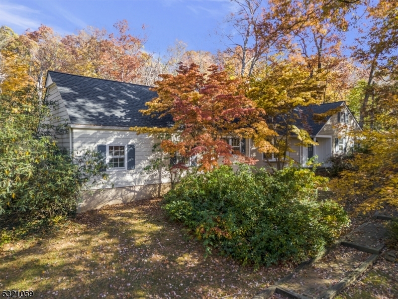 Property Photo: 16 Upper Warren Way NJ 07059