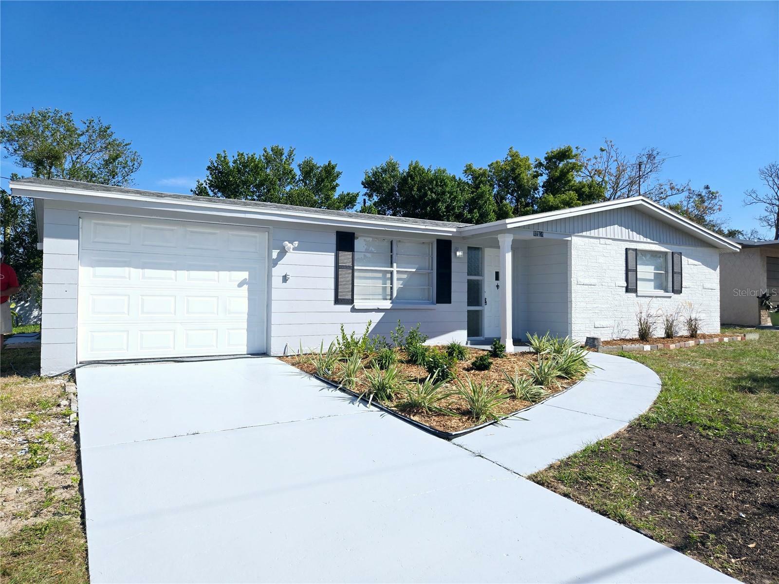 Property Photo:  12904 College Hill Drive  FL 34667 