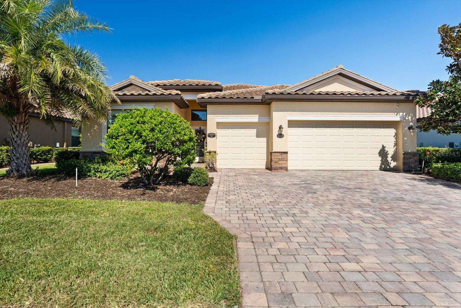 Property Photo:  6719 Rookery Lake Drive  FL 34212 