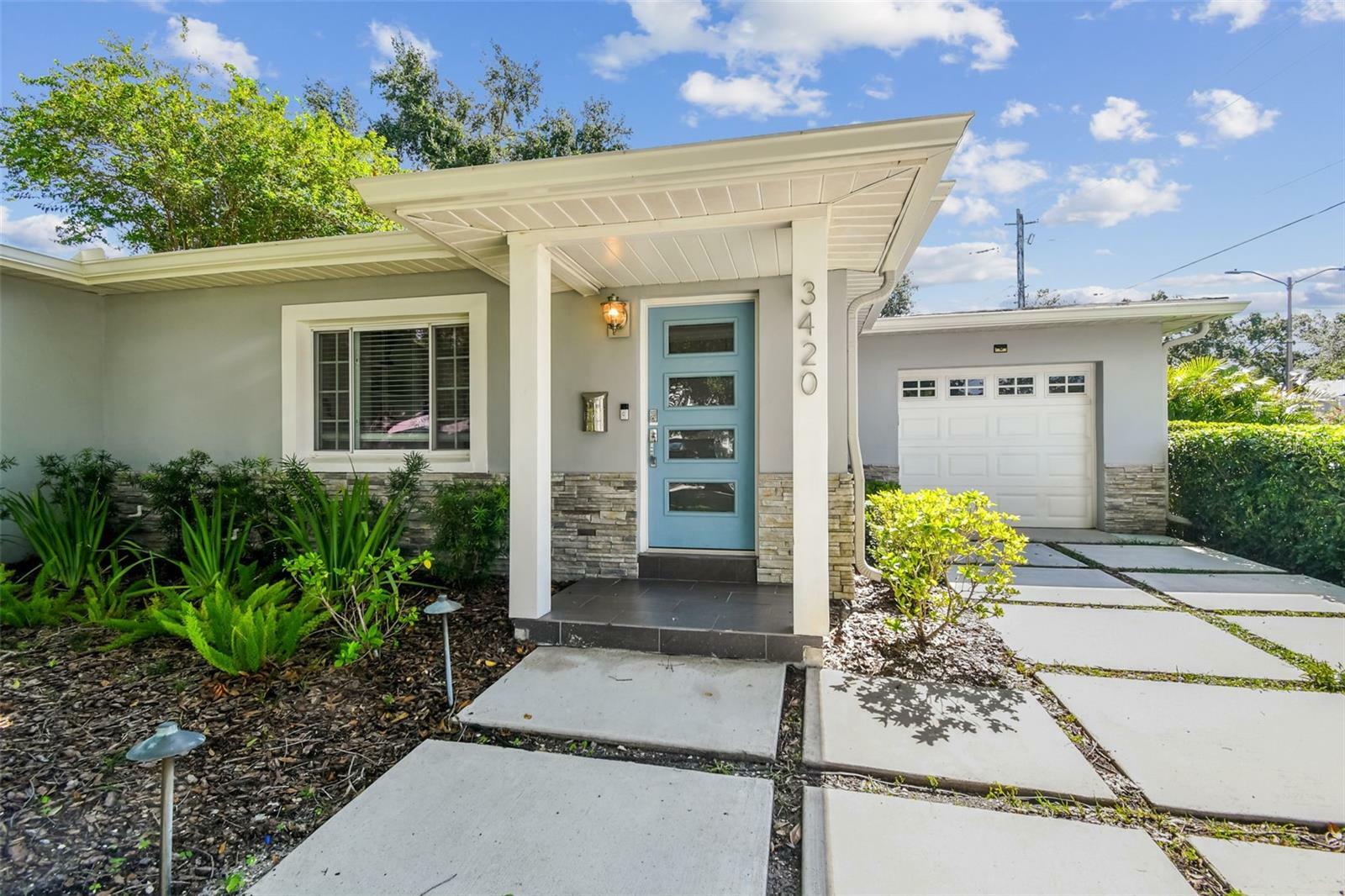 Property Photo:  3420 S Gardenia Avenue  FL 33629 