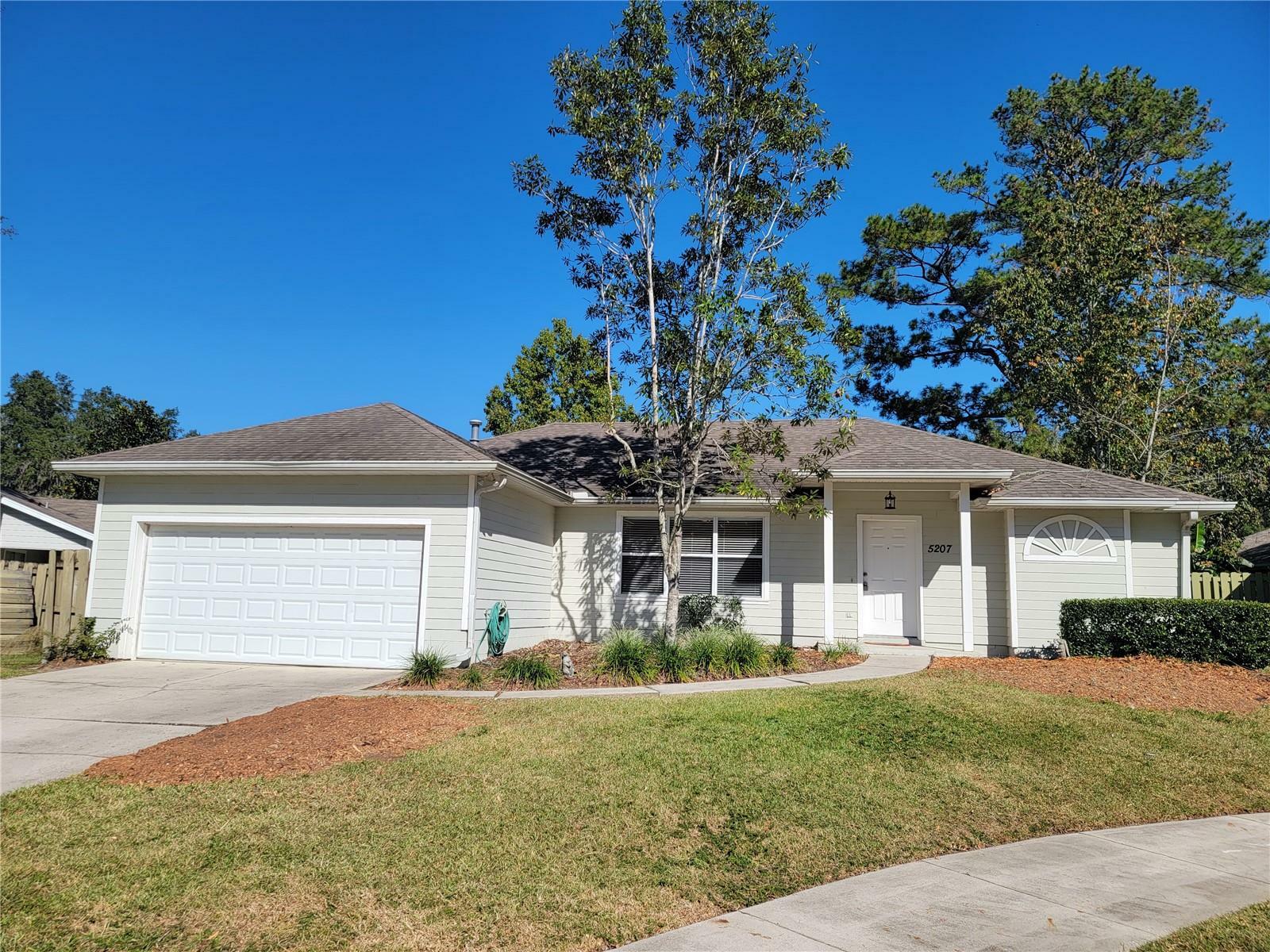 Property Photo:  5207 SW 79th Terrace  FL 32608 