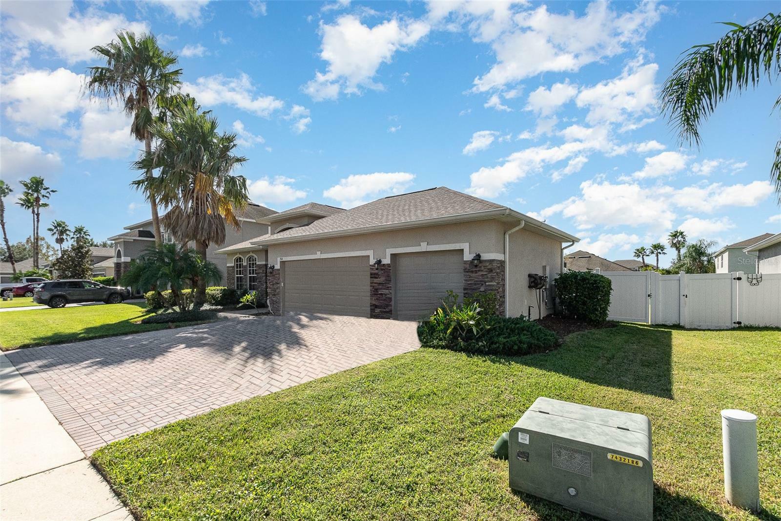 Property Photo:  714 Bellshire Way  FL 34787 