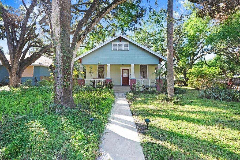 Property Photo:  816 W Idlewild Avenue  FL 33604 