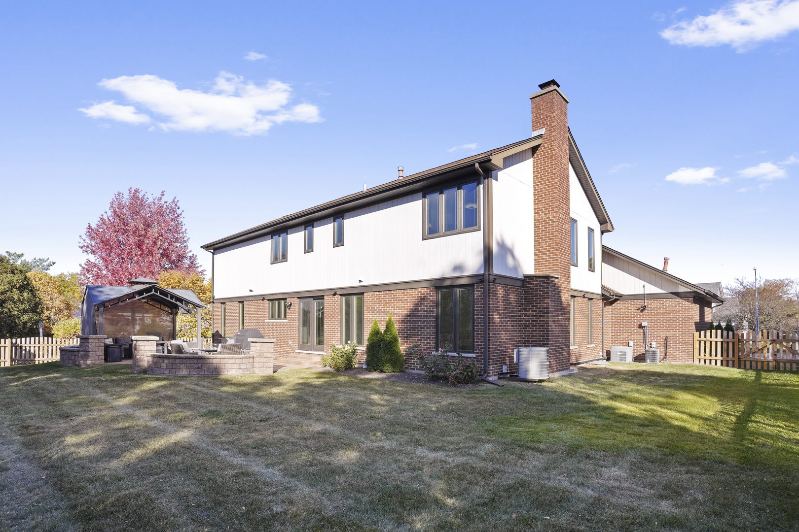 Property Photo:  404 Oakmont Lane  IL 60173 