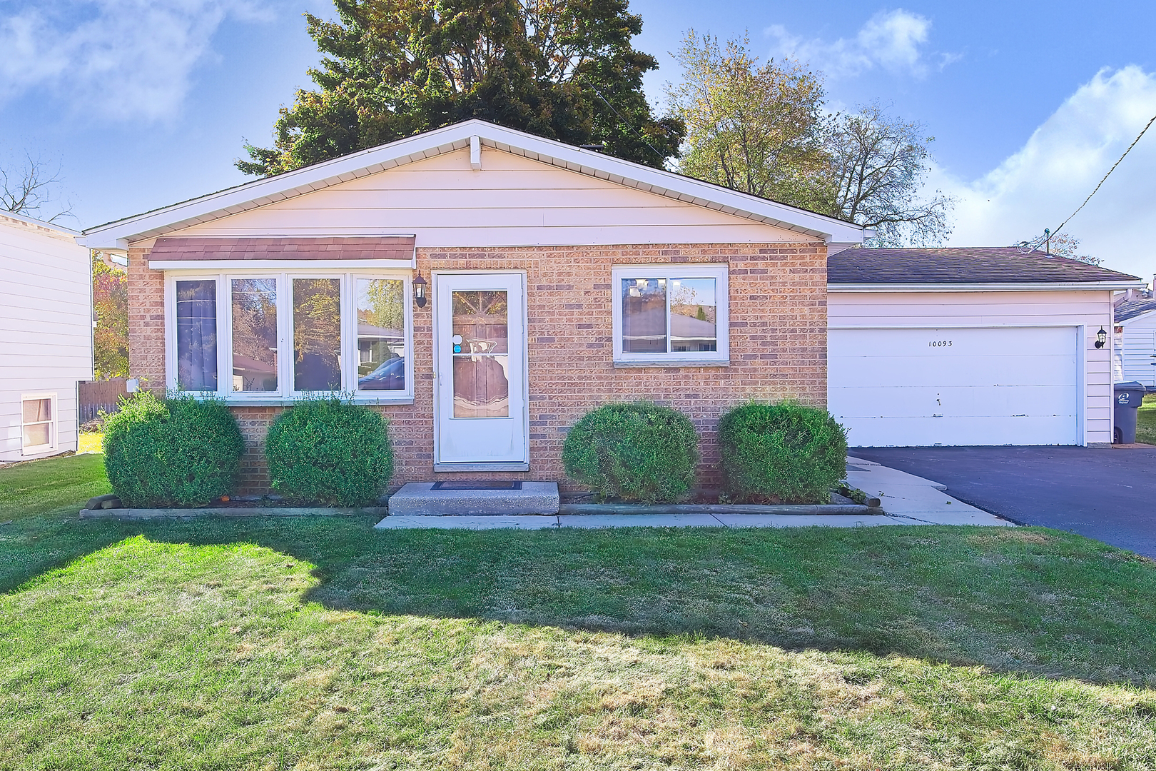 Property Photo:  10093 W Talmadge Avenue  IL 60099 