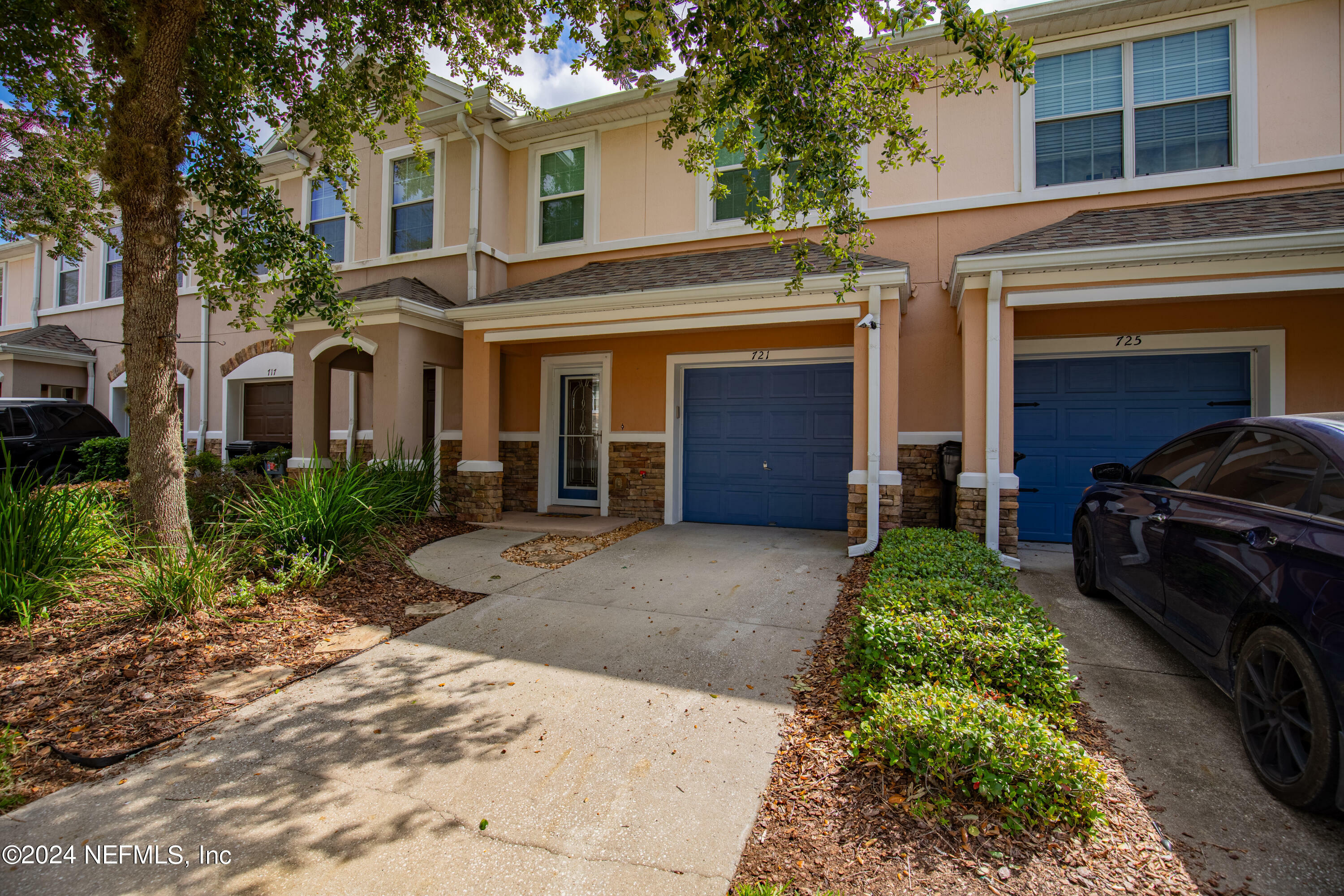 Property Photo:  721 Crystal Way  FL 32065 