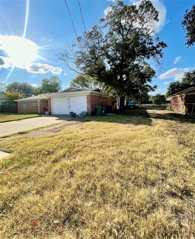 Property Photo:  209 Pecan Street  TX 76262 