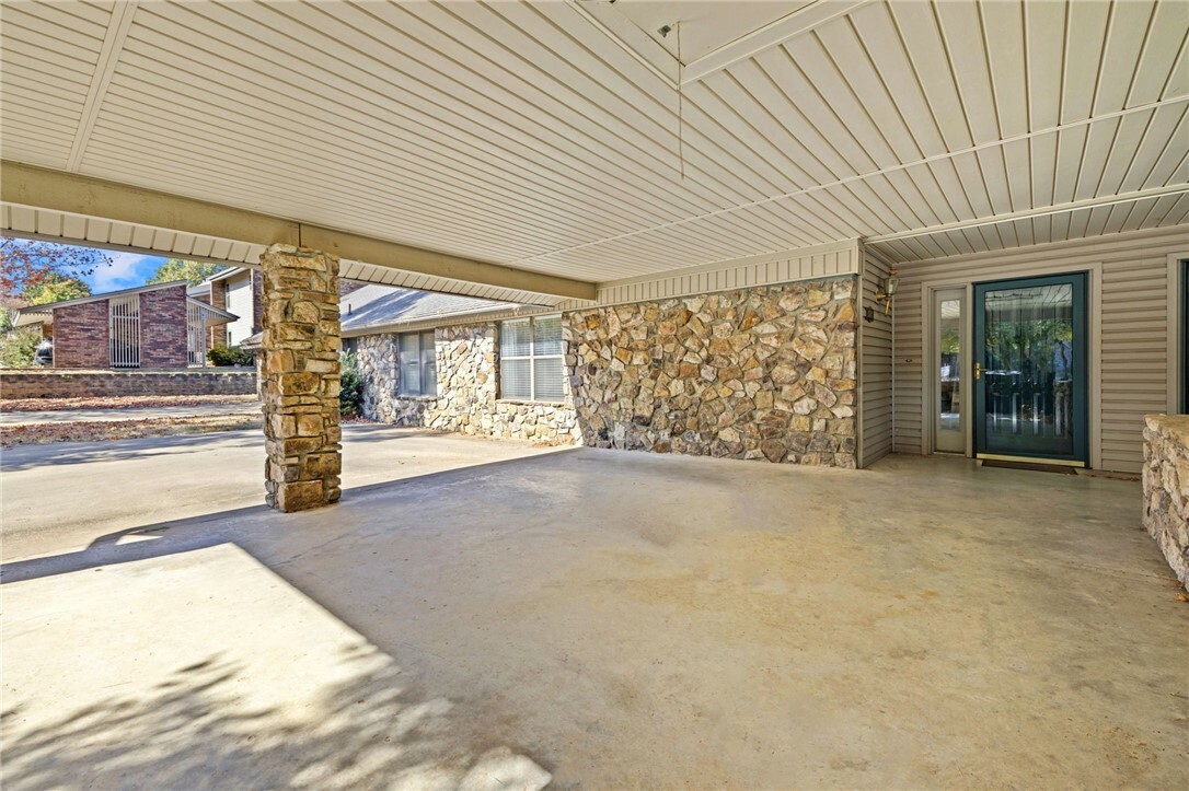 Property Photo:  2502 Sweetbriar Drive  AR 72703 