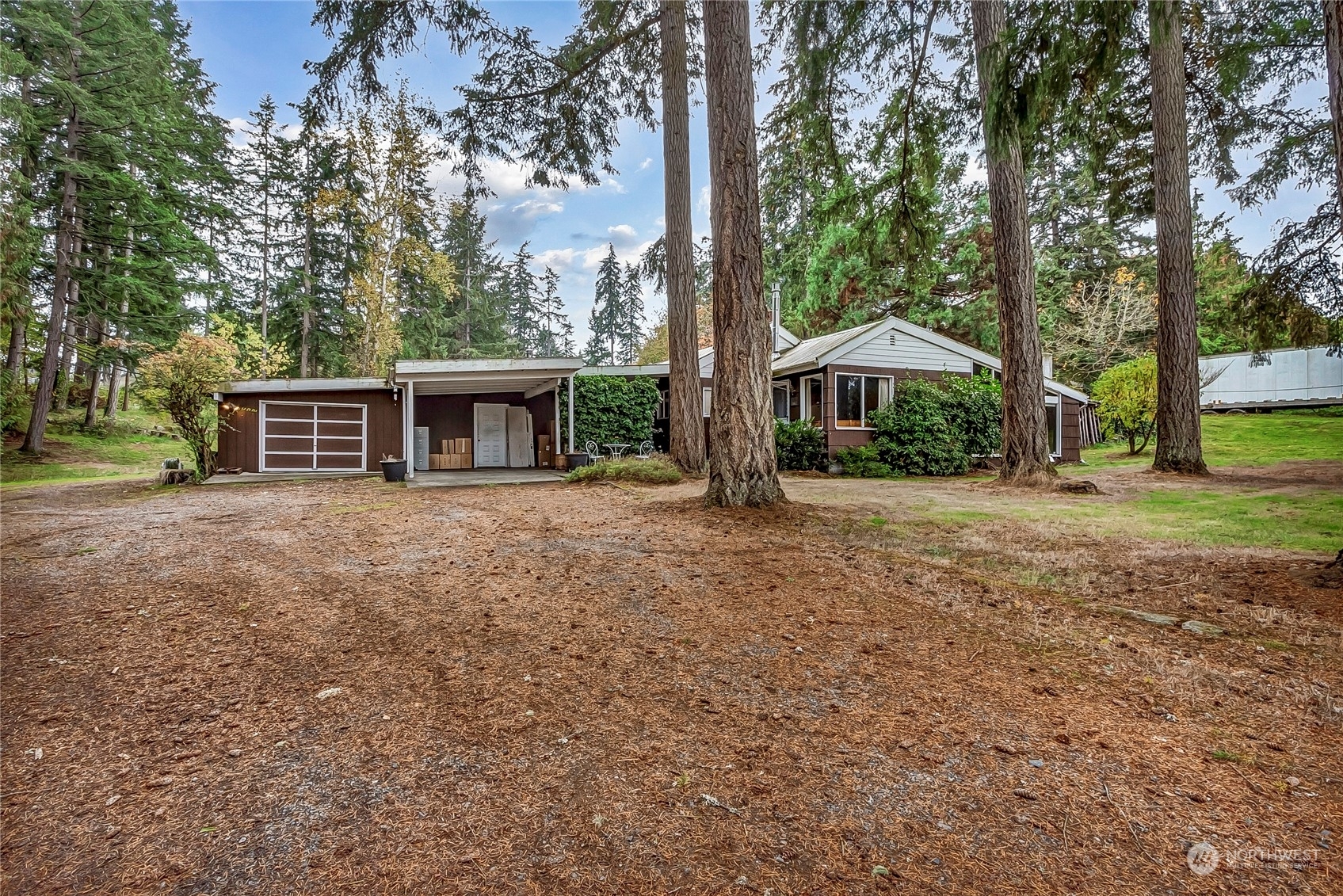 Property Photo: 7118 96th Street E WA 98371