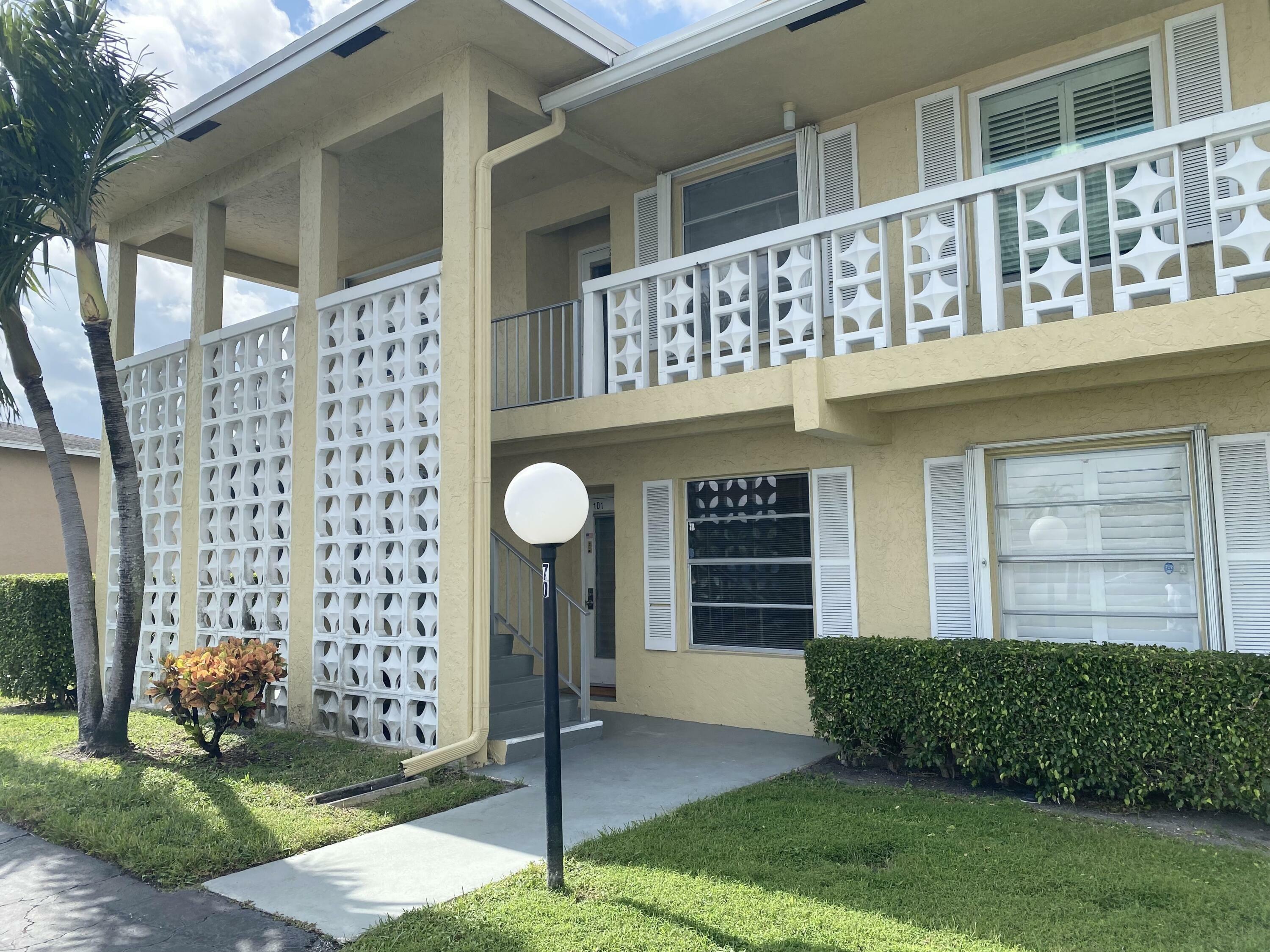 Property Photo:  1141 Violet Terrace 101  FL 33445 