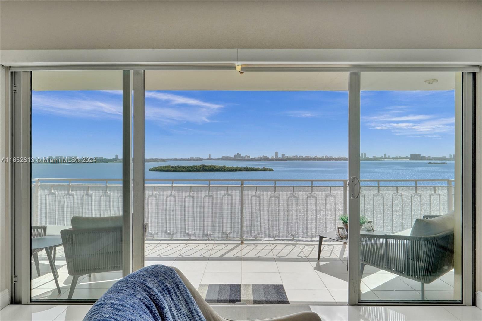 Property Photo:  11111 Biscayne Blvd 14B  FL 33181 