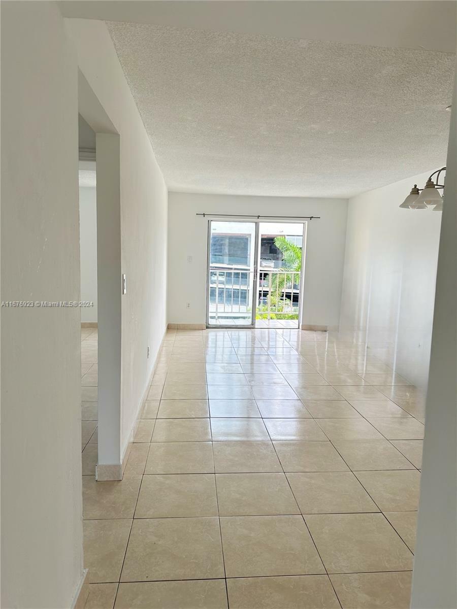 453 SW 2nd St 404D  Miami FL 33130 photo