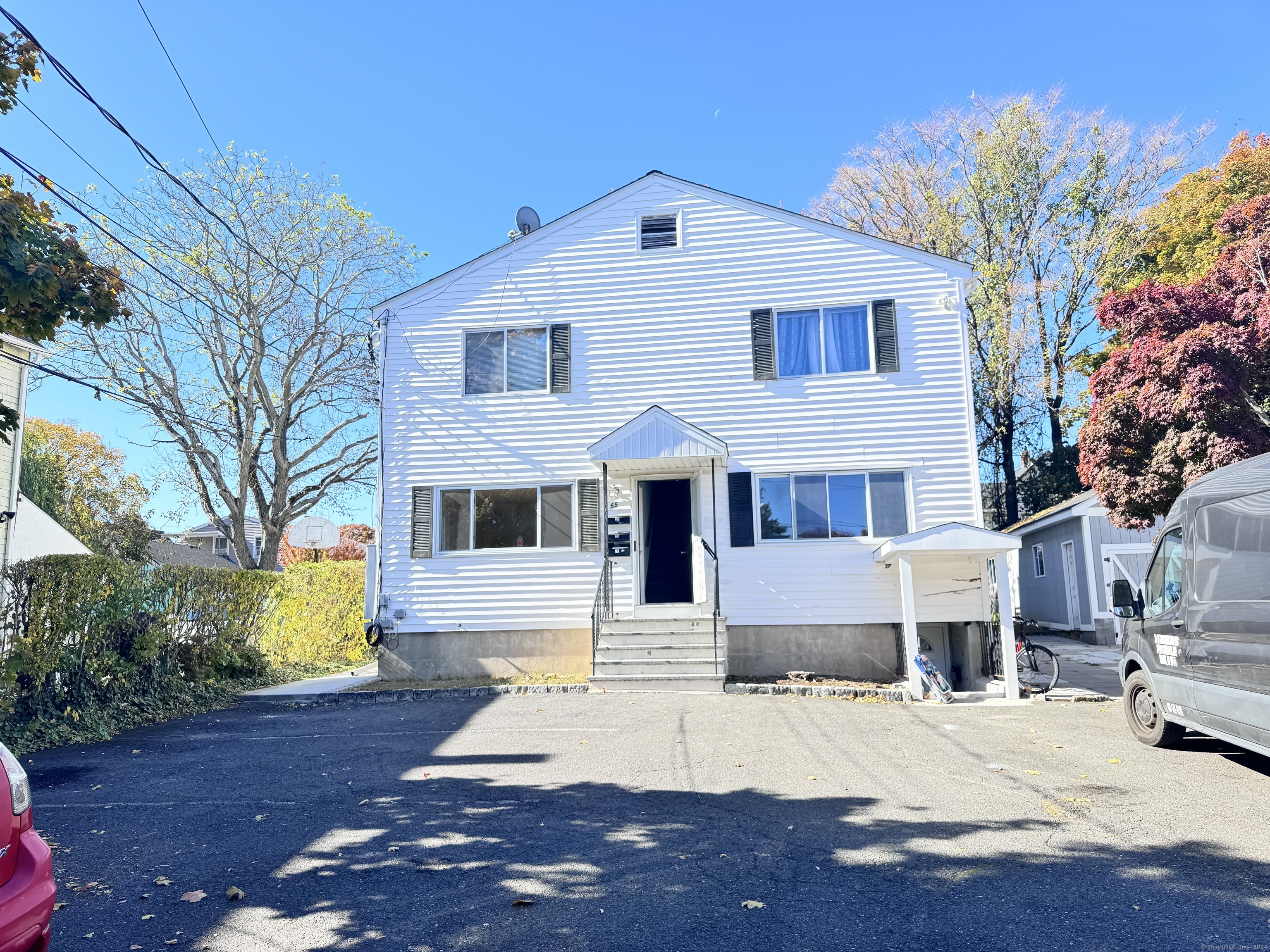 Property Photo:  55 Avery Street 1  CT 06902 