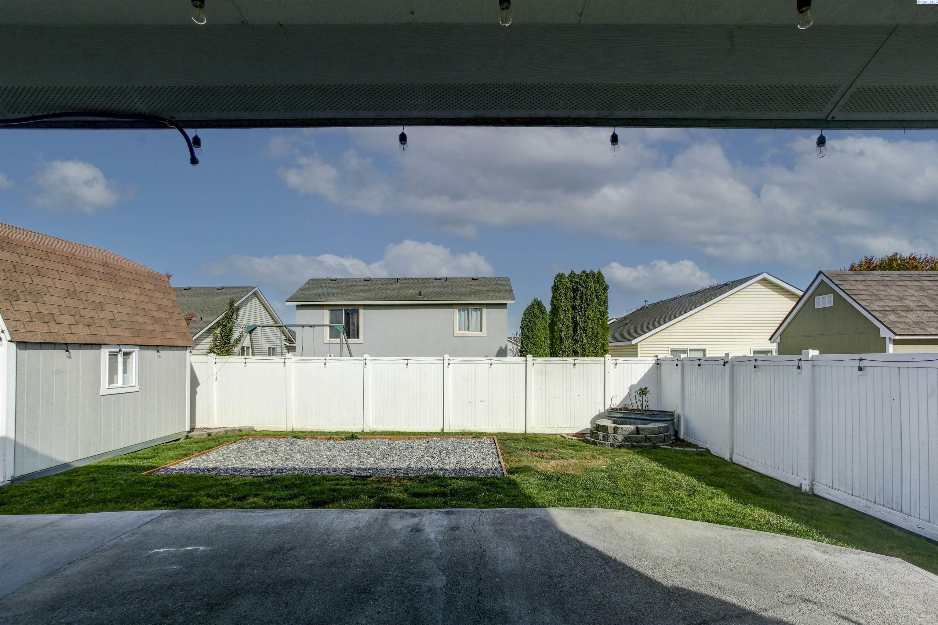 Property Photo:  7811 White Bluff Ct.  WA 99301 