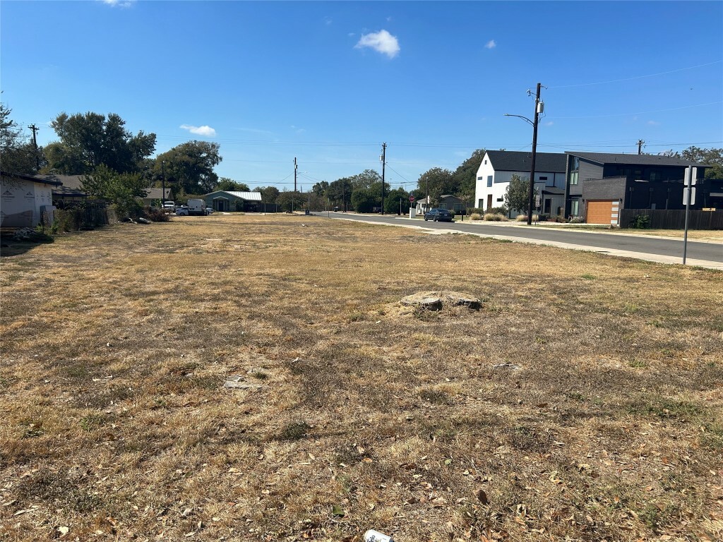 Property Photo:  502 W 6th Street  TX 78626 