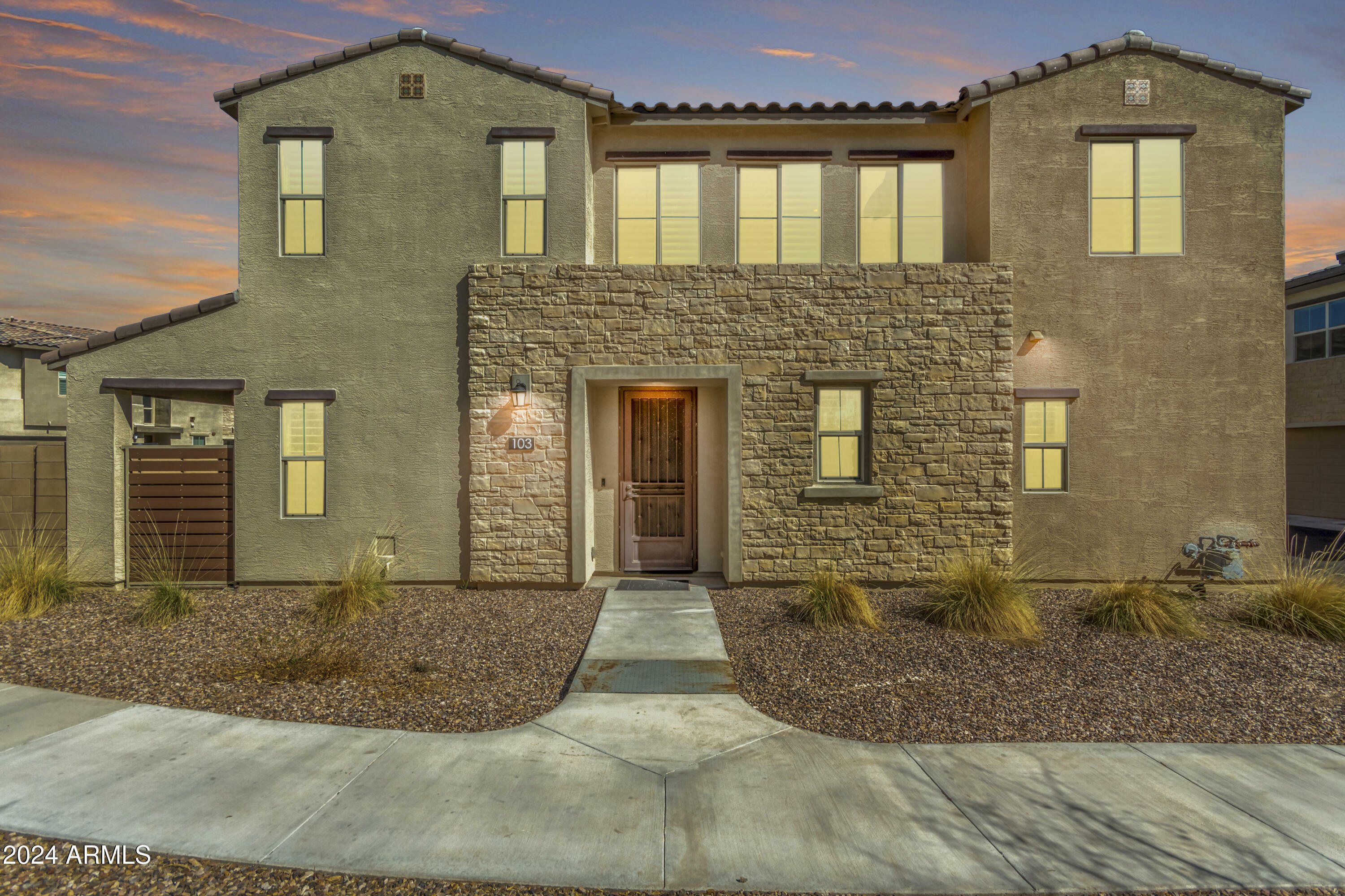 Property Photo: 756 E Zion Drive 103 AZ 85297
