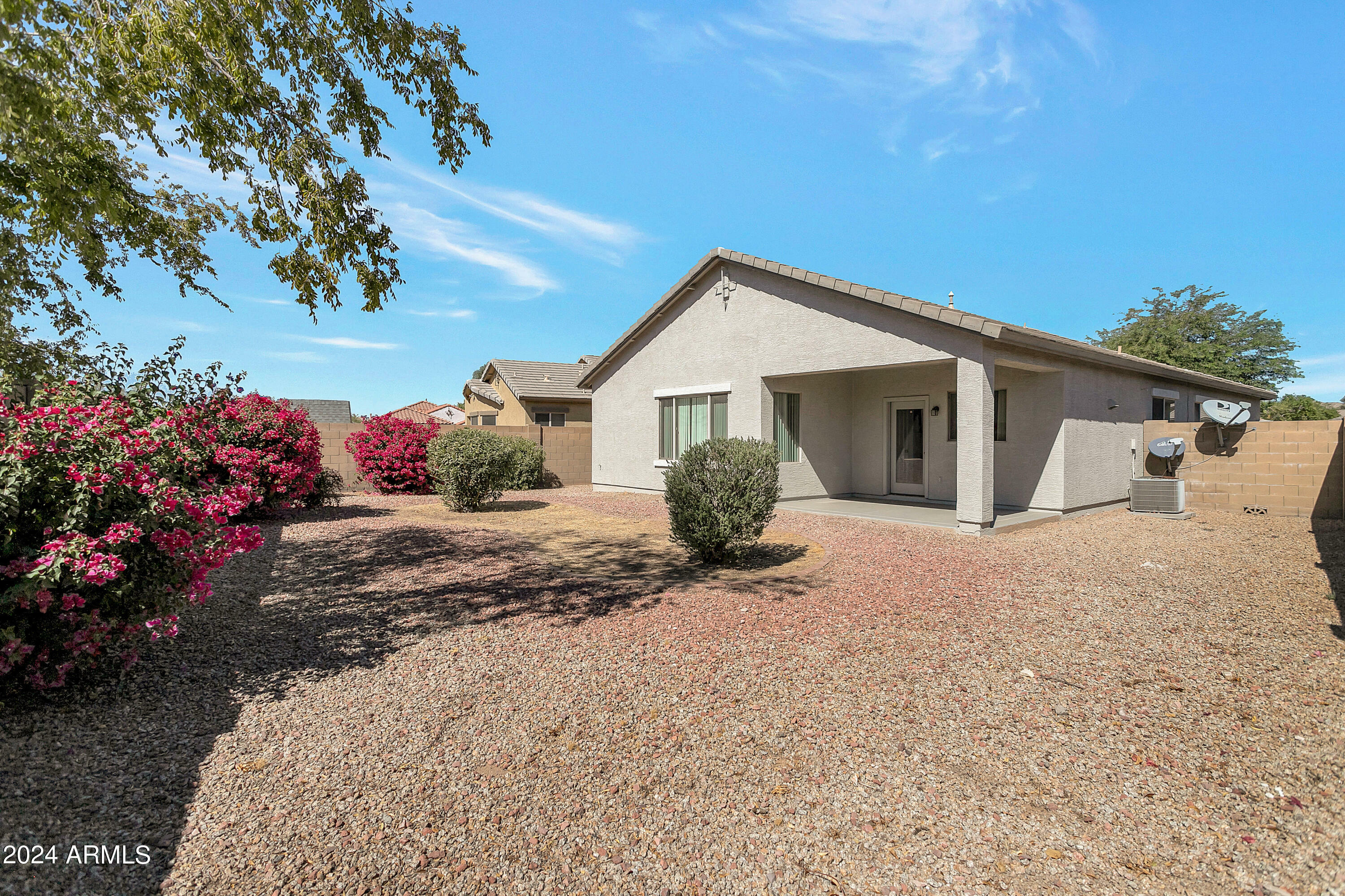 Property Photo: 9153 W Palm Lane AZ 85037