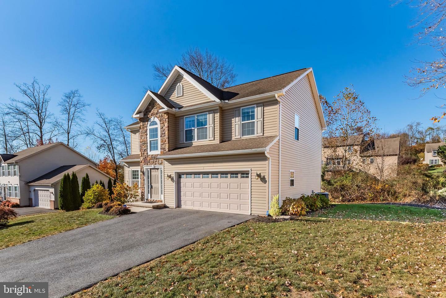 Property Photo:  229 Edenderry Way  PA 17025 