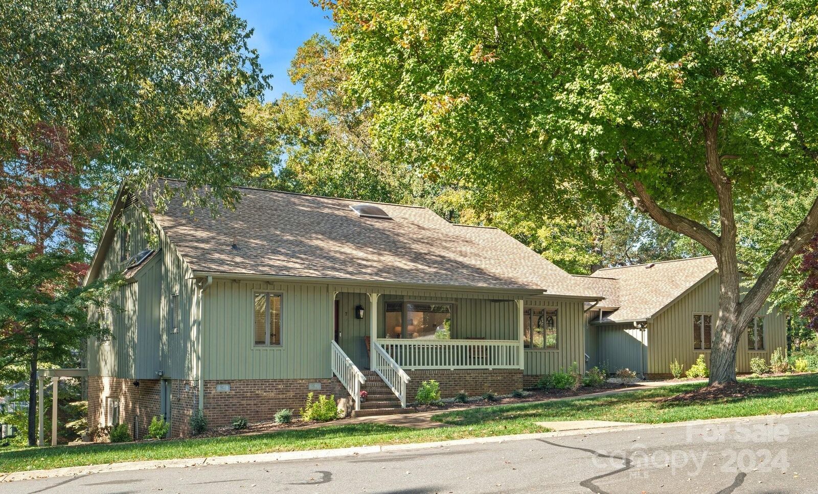 Property Photo: 7 Commodore Point Road SC 29710