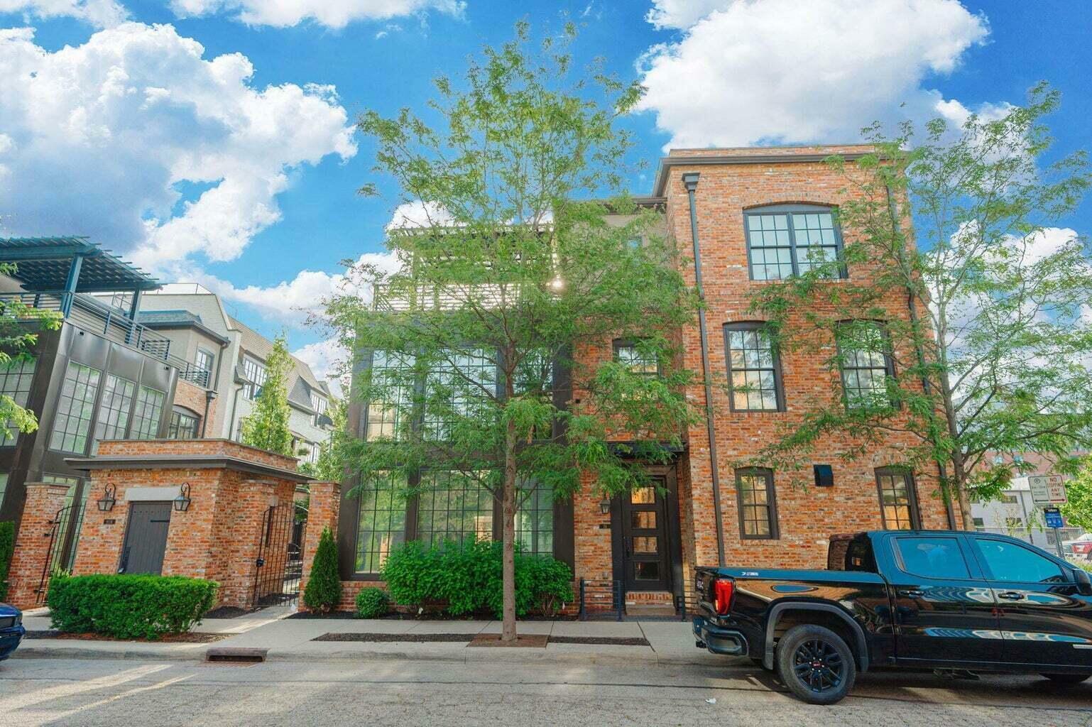 Property Photo: 74 N 6th Street OH 43215