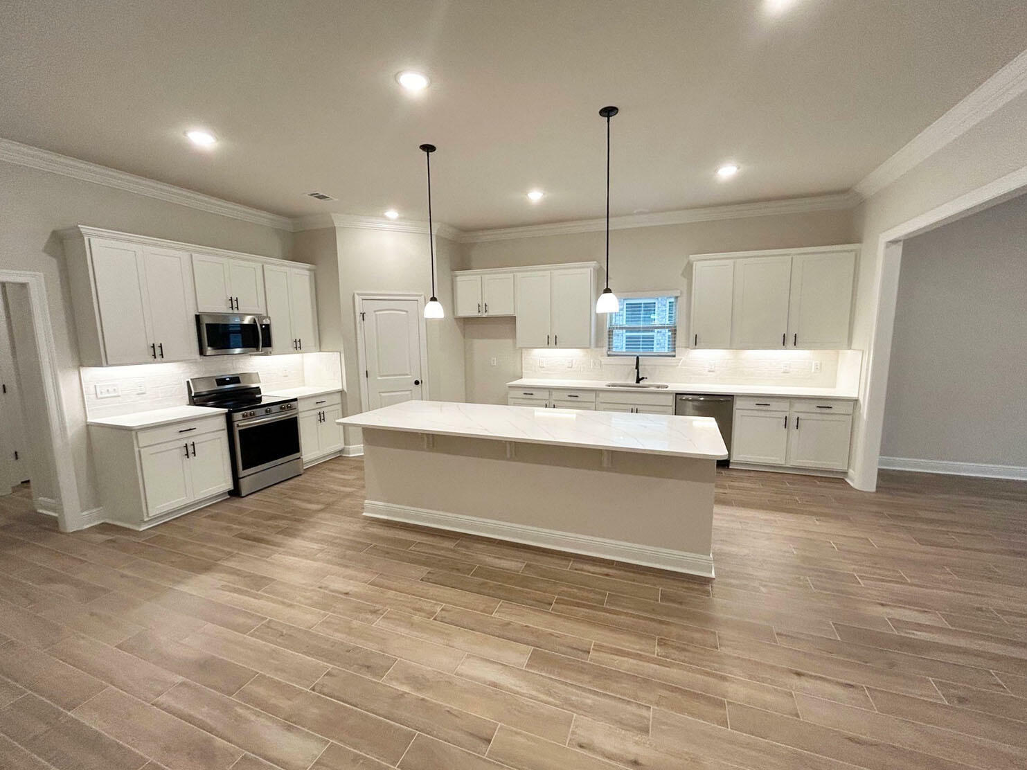 Property Photo: 232 W Tweet Street FL 32439