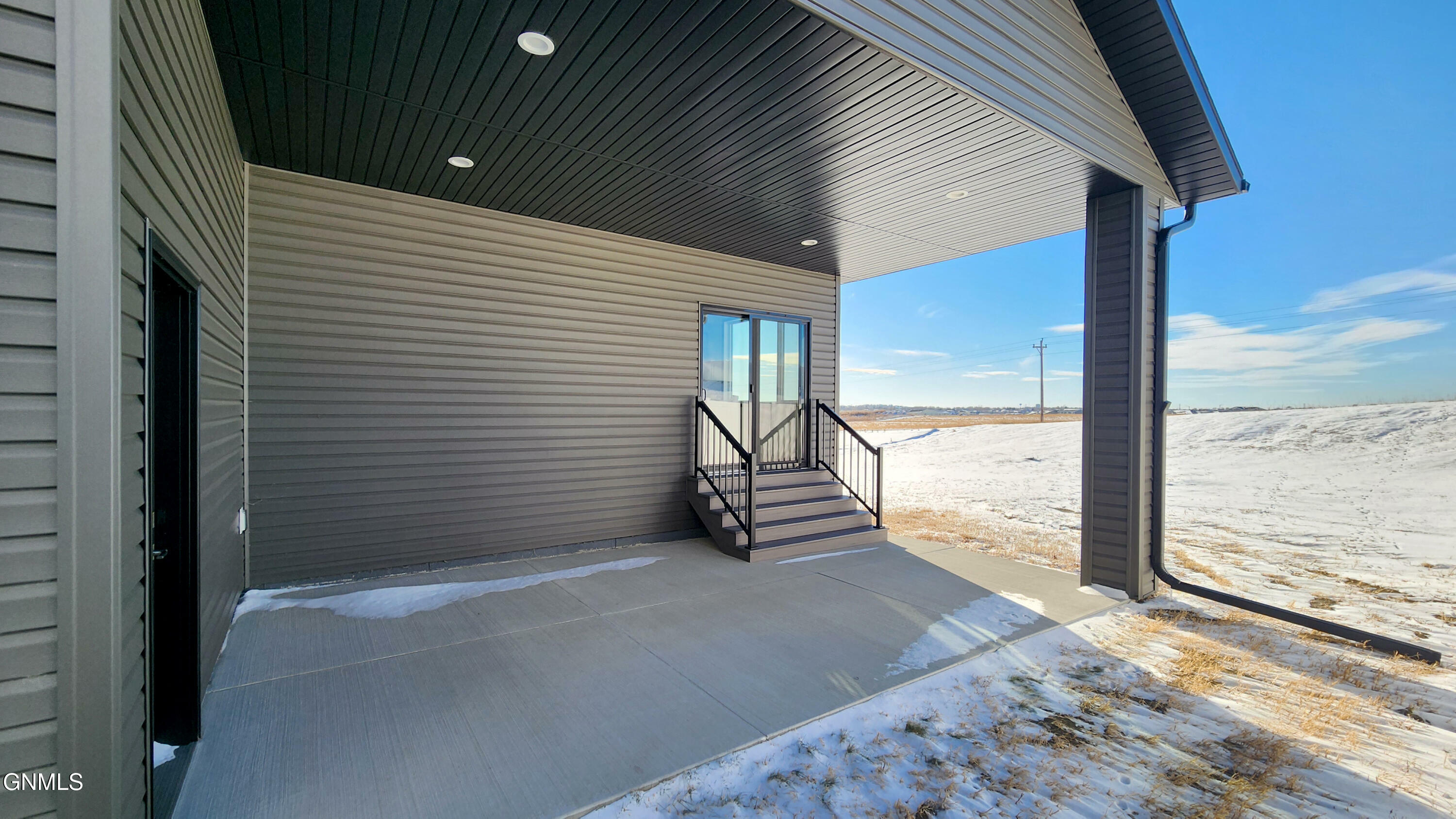 Property Photo:  5204 Cobalt Drive  ND 58503 