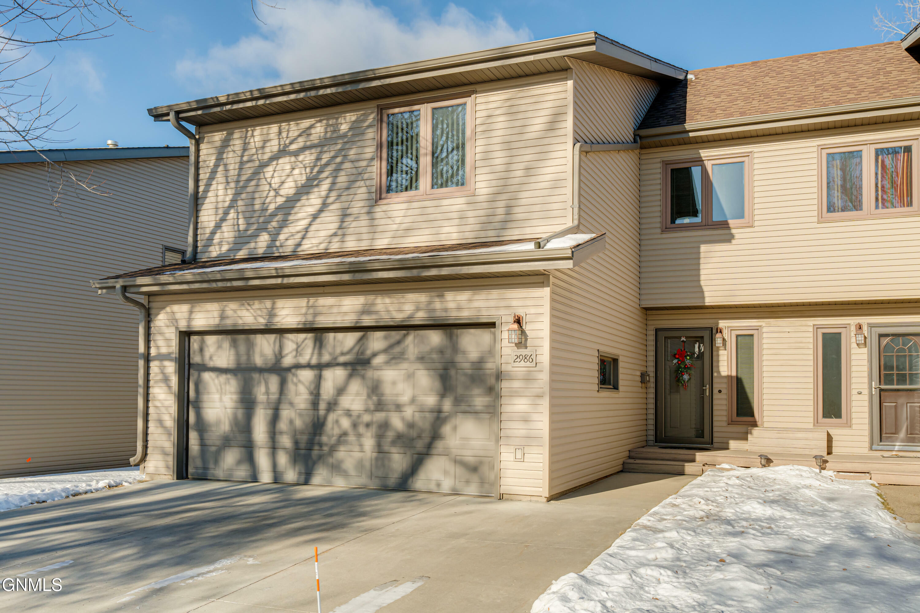 Property Photo:  2986 Ontario Lane  ND 58503 