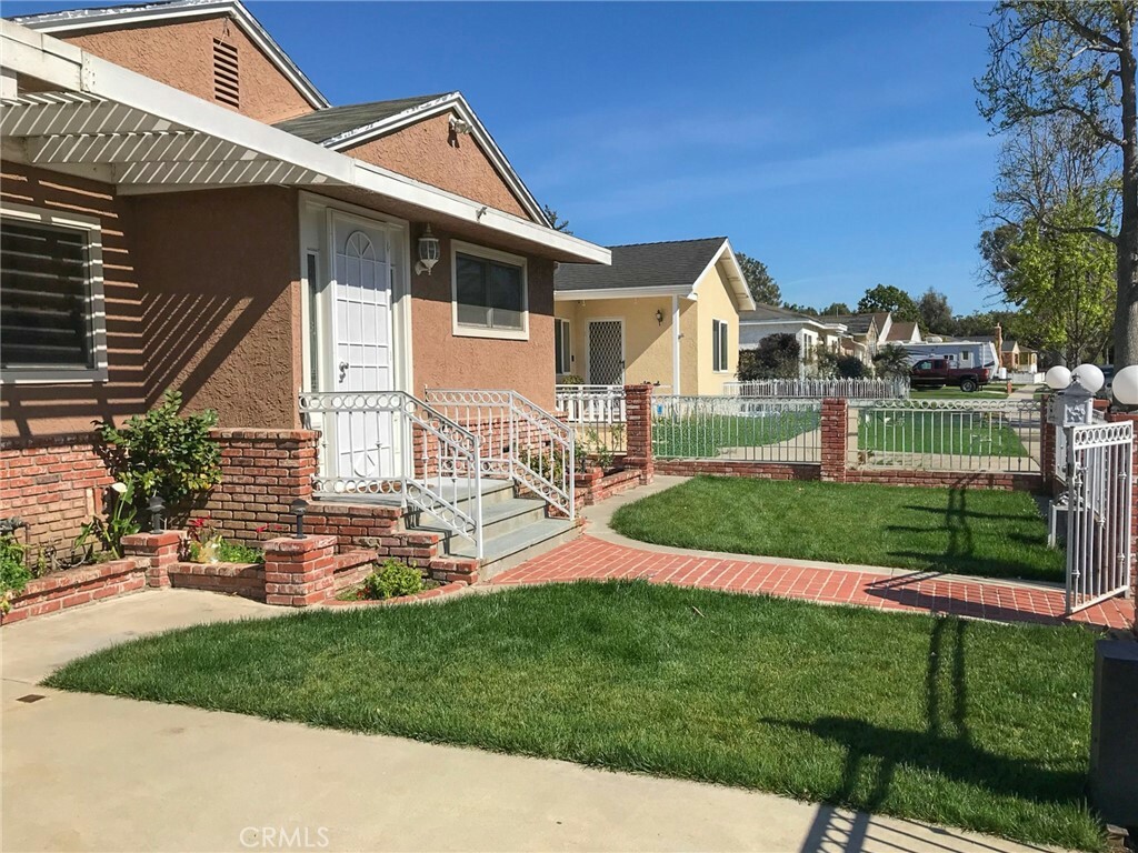 Property Photo:  7562 Midfield Avenue  CA 90045 