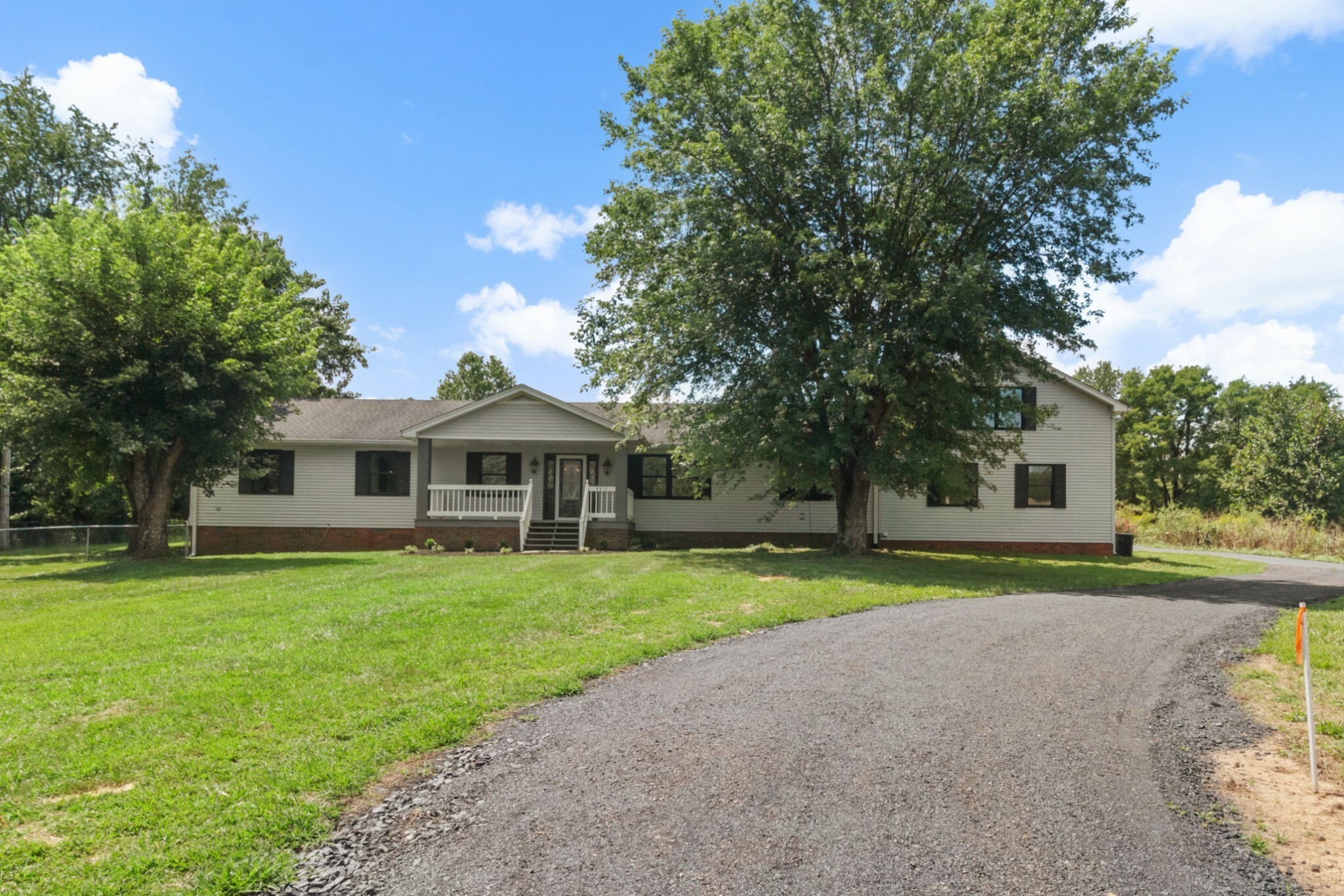 Property Photo:  9895 Old Highway 52  TN 37186 