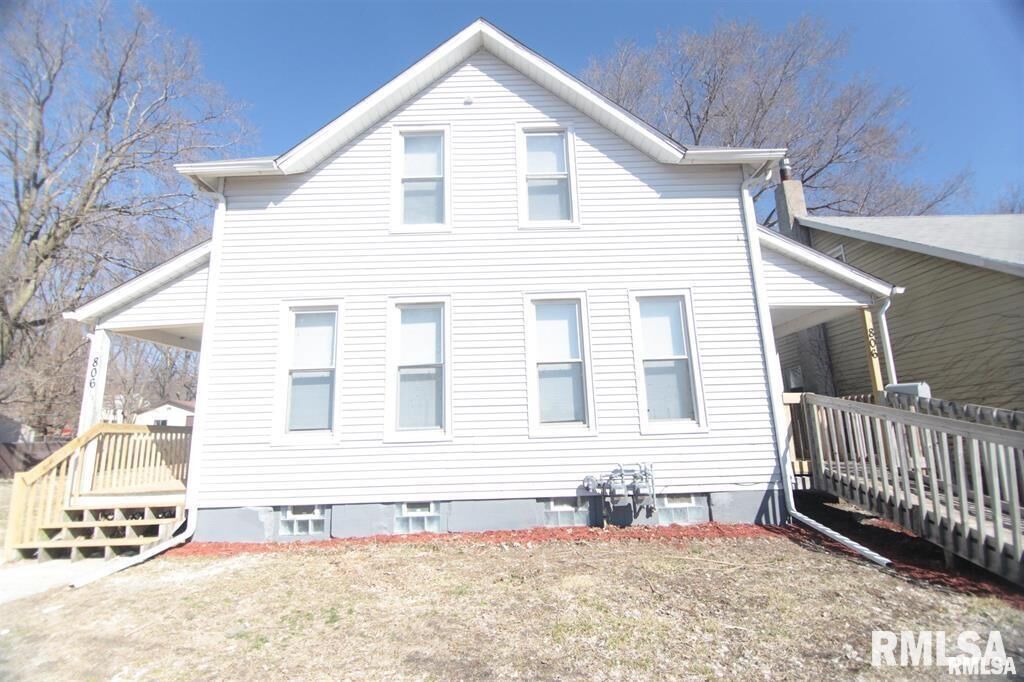 Property Photo:  806 W 5th Street  IA 52801 