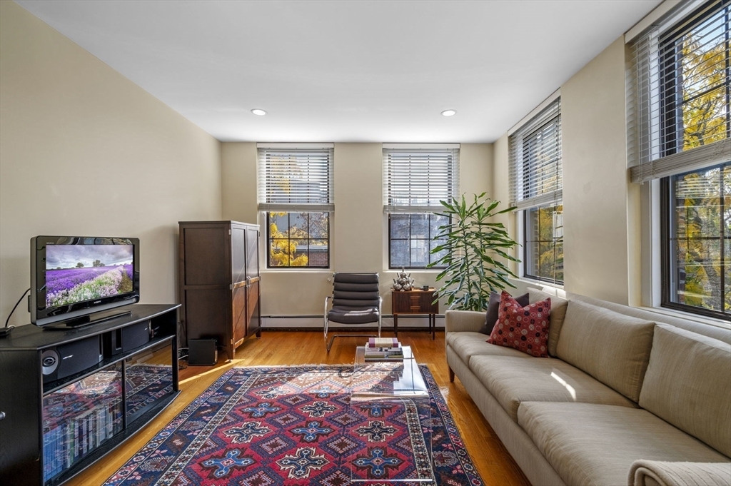 Property Photo:  19 Fayette Street 7  MA 02116 