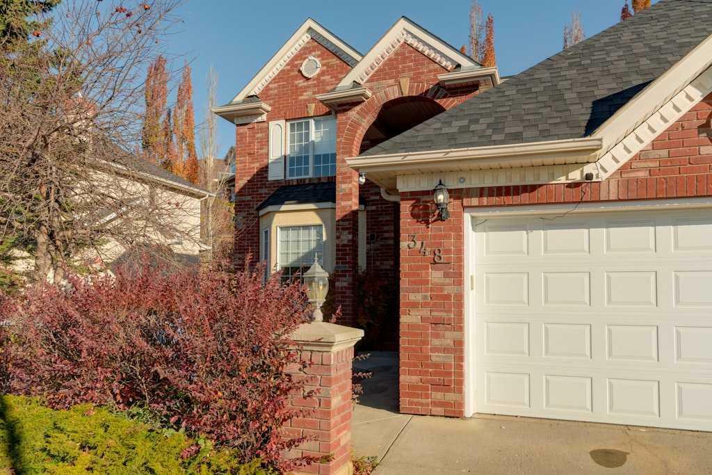 Property Photo:  348 Sienna Park Drive SW  AB T3H 3L6 