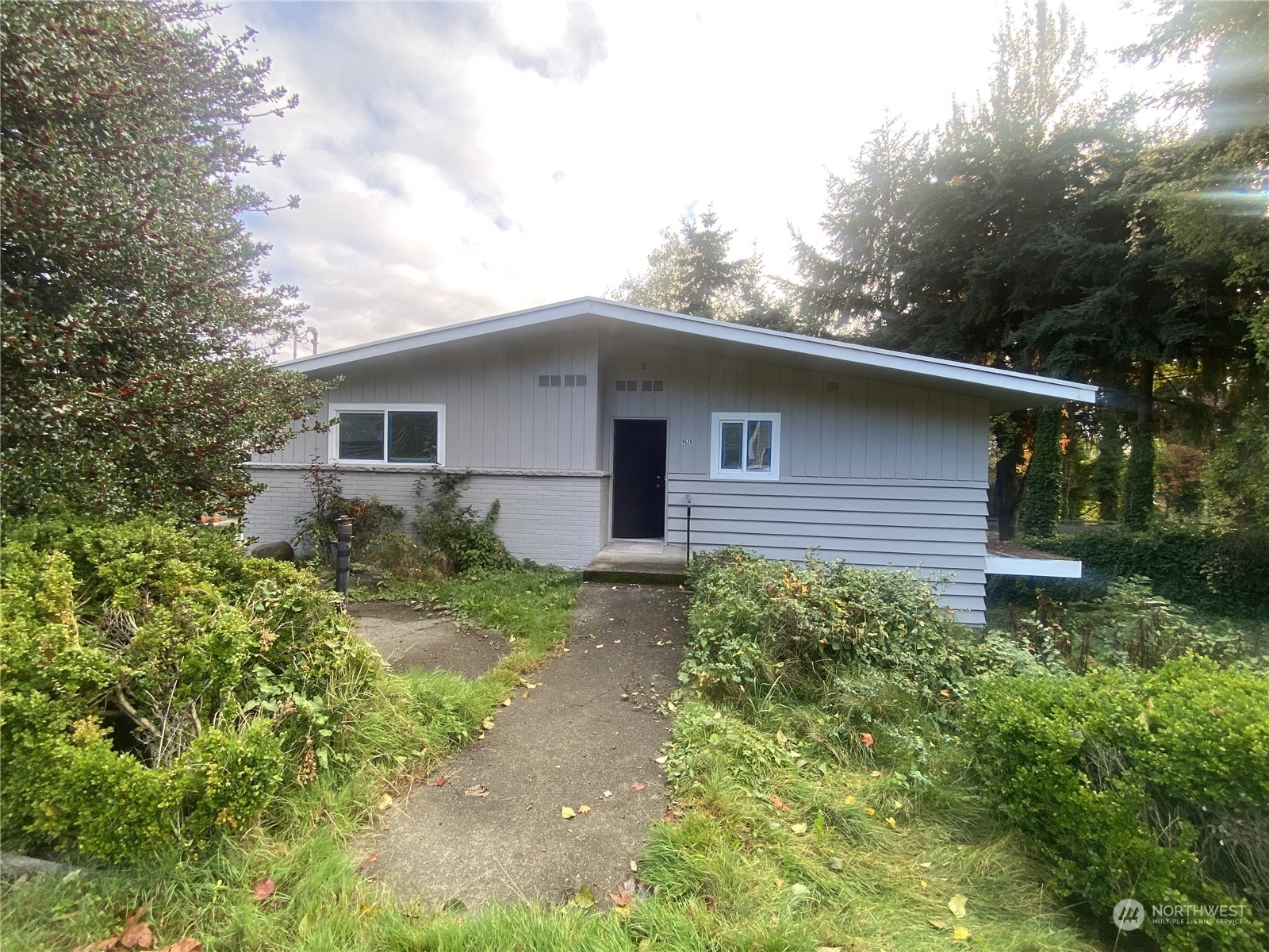 Property Photo:  9528 9th Avenue NW  WA 98177 