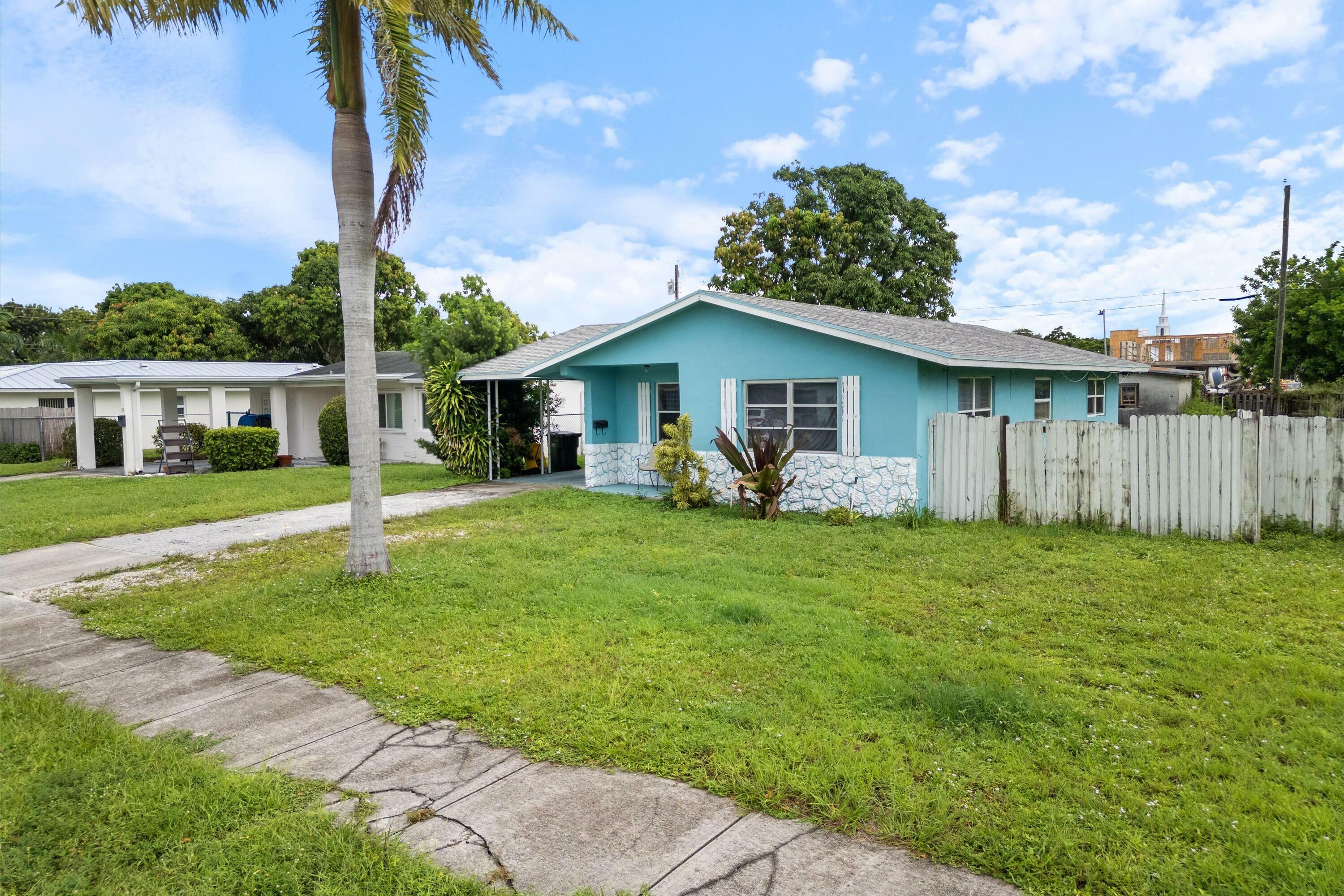 Property Photo:  333 NW 3rd Avenue  FL 33444 