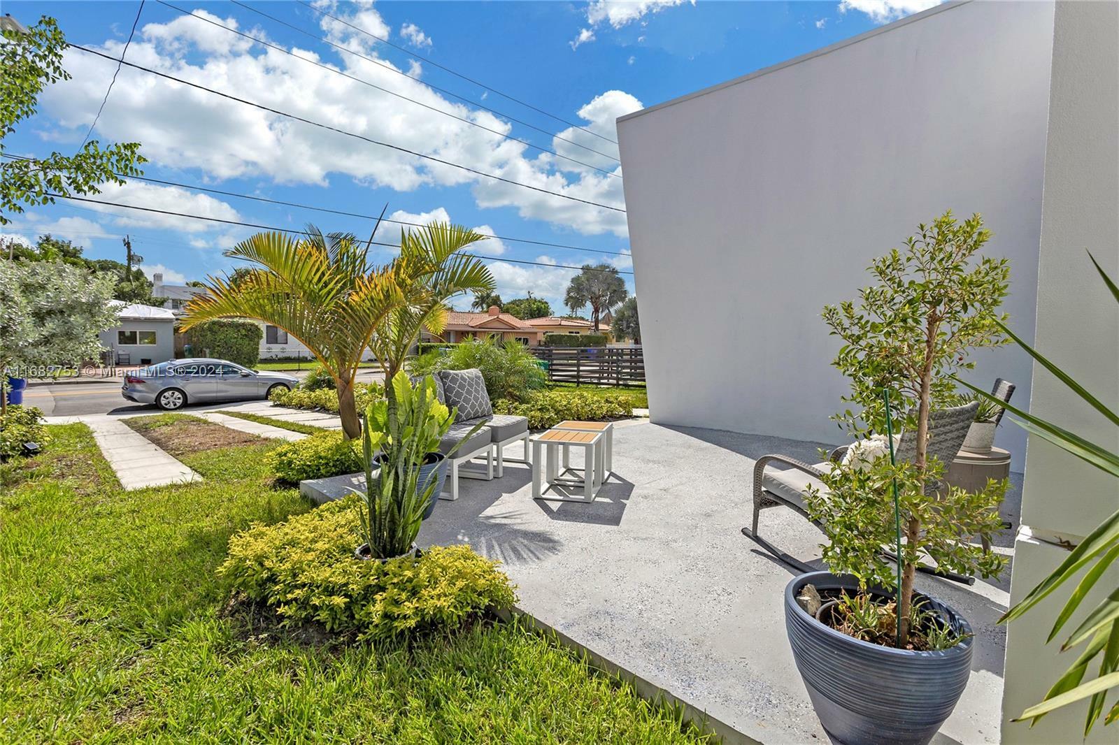 Property Photo:  2343 SW 16th St 2343  FL 33145 